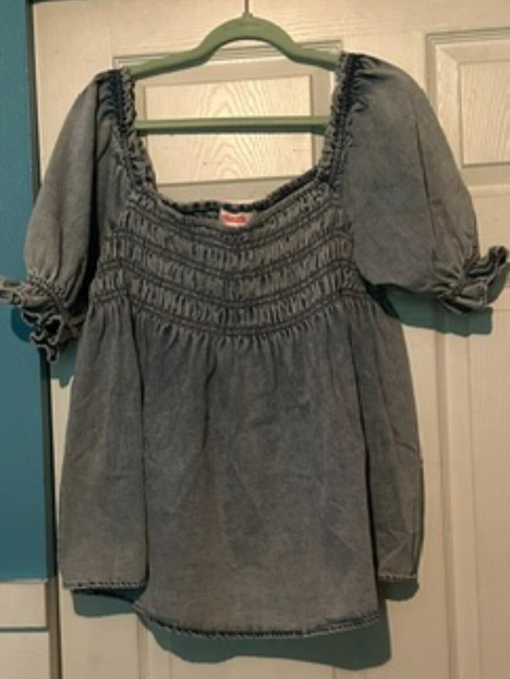 NWT Boutique Brand S/S Jean Top - Med.
